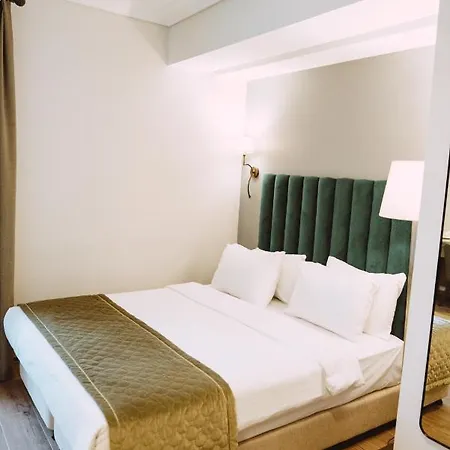 메스트 시르케치 호텔 4*